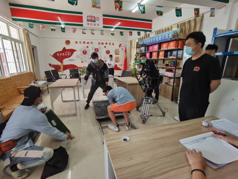 良庆区广告片拍摄公司：极简主义践行者，少即是多的视觉哲学